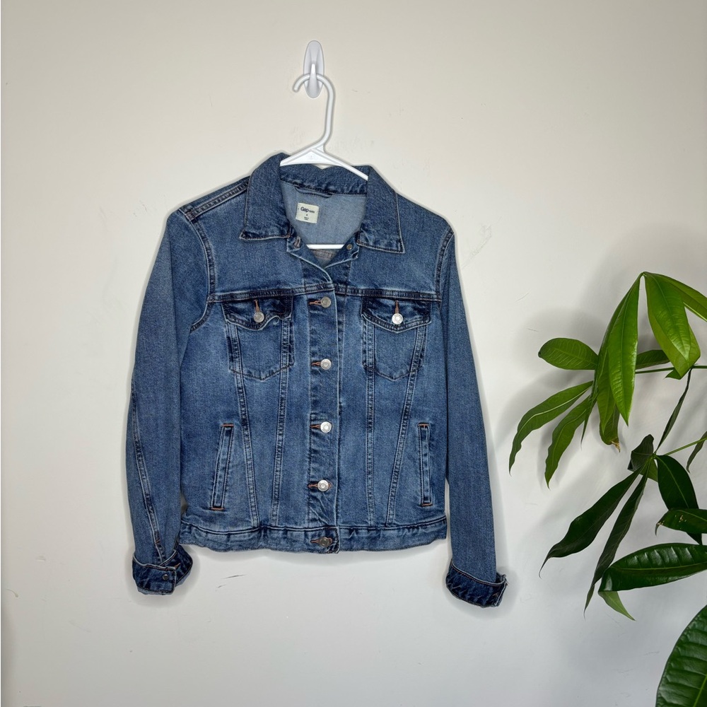 BN6 Gap Classic Blue‎ Denim Trucker Jacket Women Small Rugged Casual Timeless